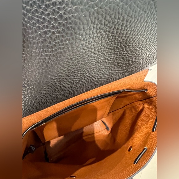 GUESS backpack - Picture 3 of 3